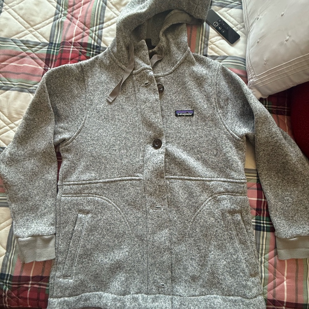 Patagonia Gray Puffer Jacket with Hood and Quarter-Zip